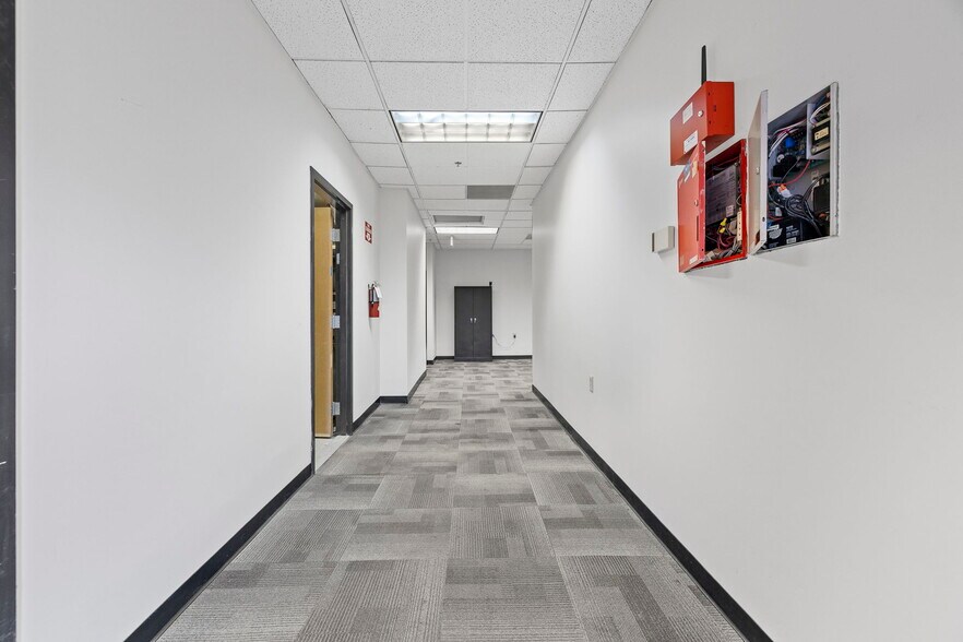 More Photos Of 4240 S Lees Summit Rd, Independence Office For Lease