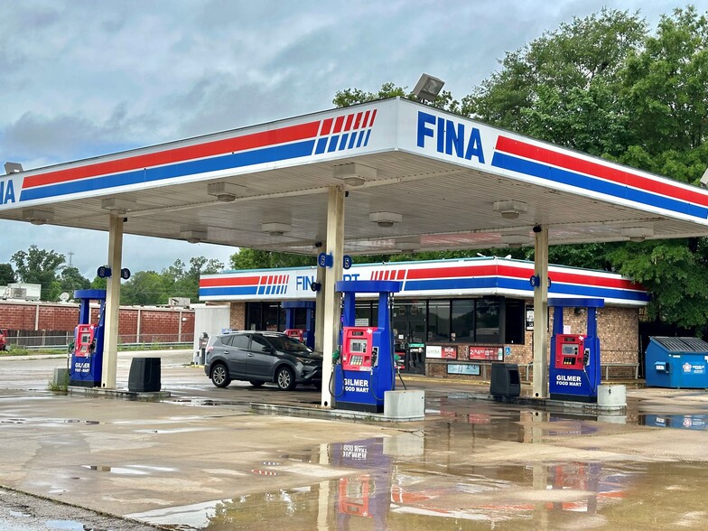 Primary Photo Of 201 N US Highway 79, Henderson Convenience Store For Sale