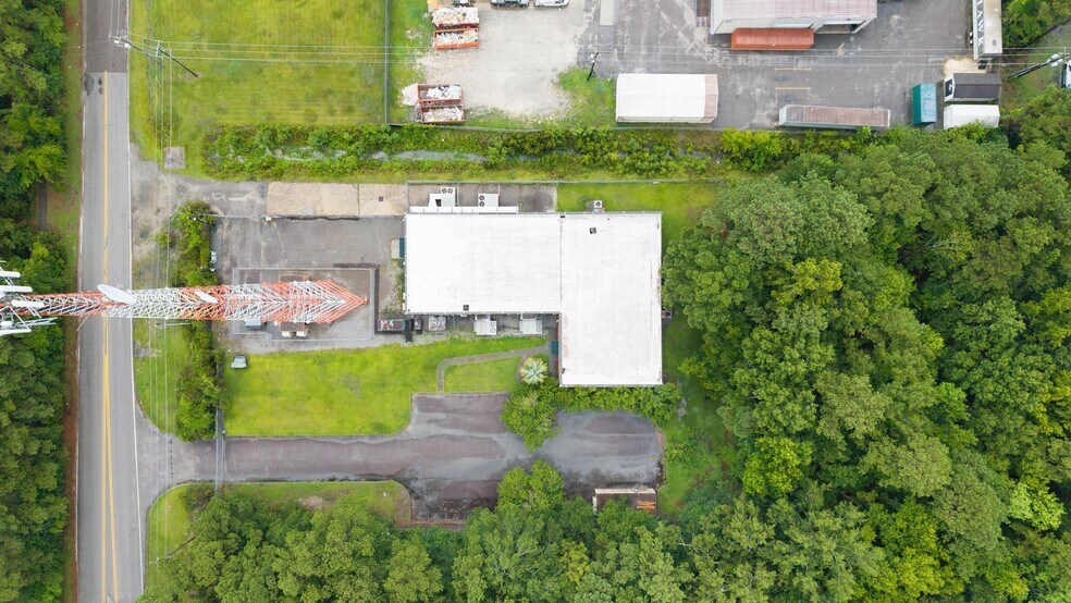 More Photos Of 4920 Appian Way, North Charleston Light Manufacturing For Lease