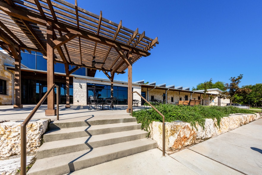 More Photos Of 1804 Rutherford Ln, Austin Office For Sale