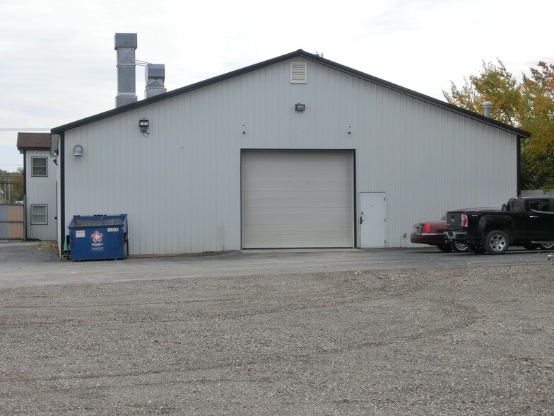 More Photos Of 16600 Crawford Ave, Country Club Hills Warehouse For Lease