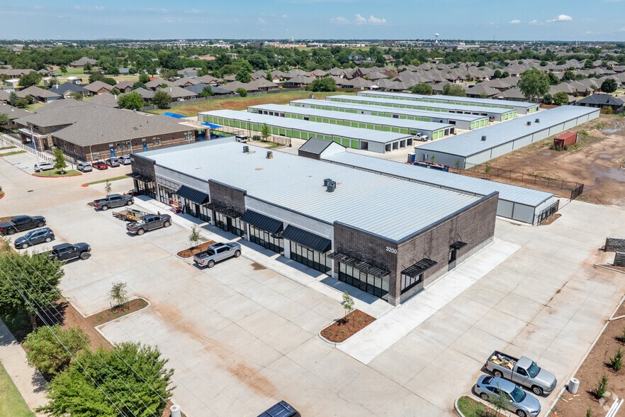 More Photos Of 3200 S Santa Fe Ave, Moore Freestanding For Lease