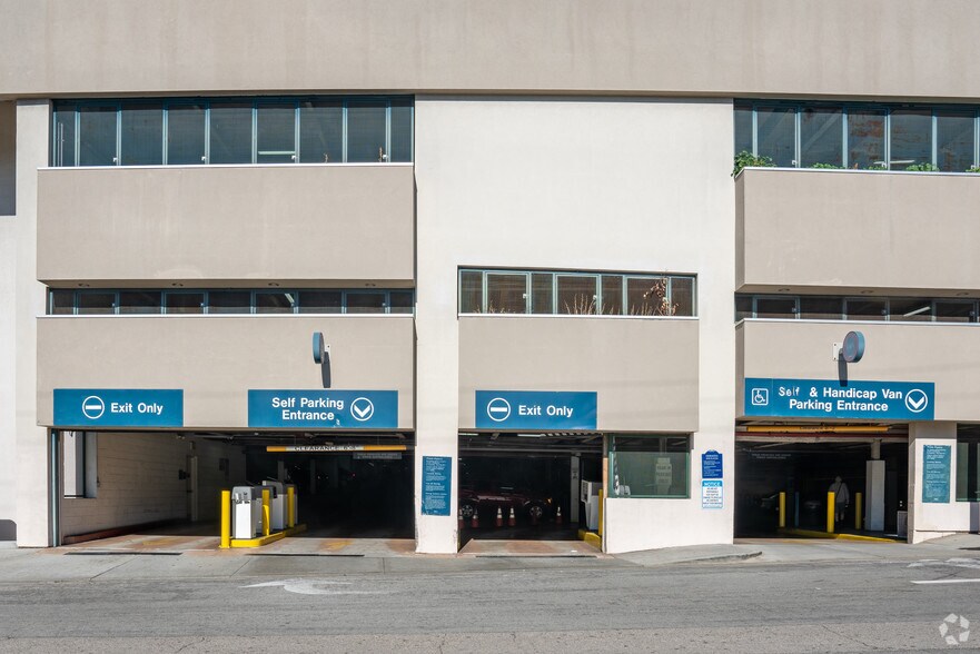 More Photos Of 1601 Pacific Coast Hwy, Hermosa Beach General Retail For Sale