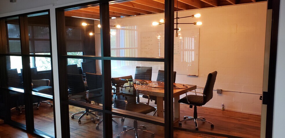 More Photos Of 2810 S 1st St, Austin Office For Lease