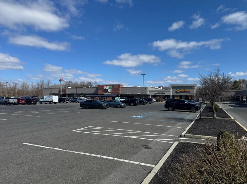 More Photos Of 501 Columbia Tpke, Rensselaer Unknown For Lease