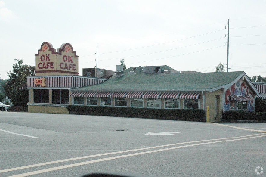 More Photos Of 1250 W Paces Ferry Rd NW, Atlanta General Retail For Lease