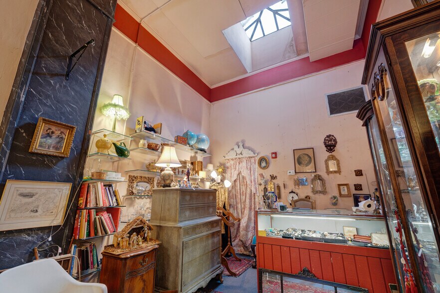 More Photos Of 2531 Central Ave, Saint Petersburg Restaurant For Lease