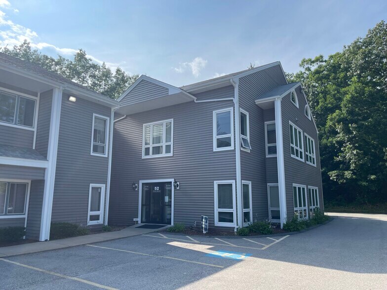 More Photos Of 52-56 Stiles Rd, Salem Medical For Lease