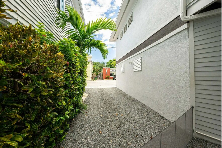 More Photos Of 1011 Truman Ave, Key West Apartments For Sale