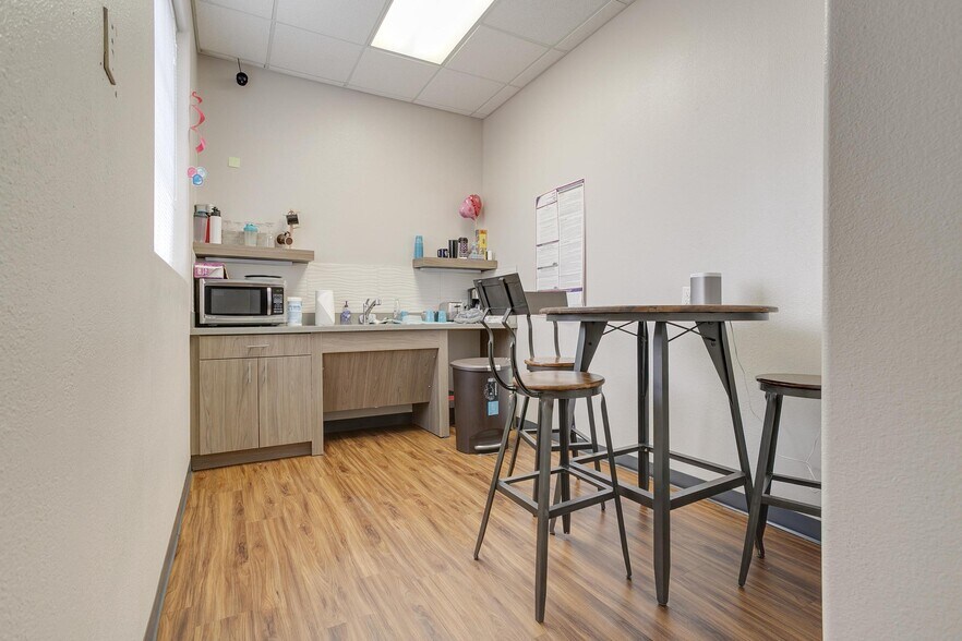 More Photos Of 1580 US Highway 287 N, Mansfield Medical For Lease