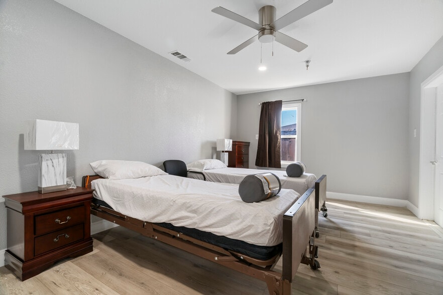 More Photos Of 431 W J St, Oakdale Assisted Living For Sale