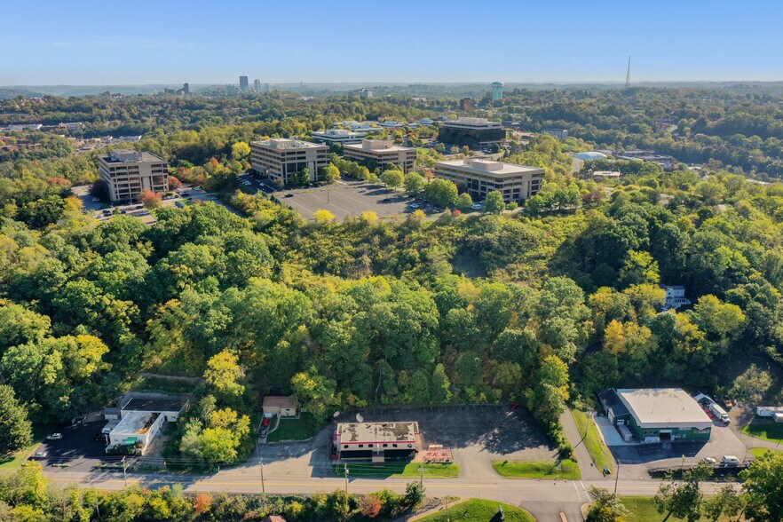 More Photos Of 2749 Noblestown Rd, Pittsburgh General Retail For Sale