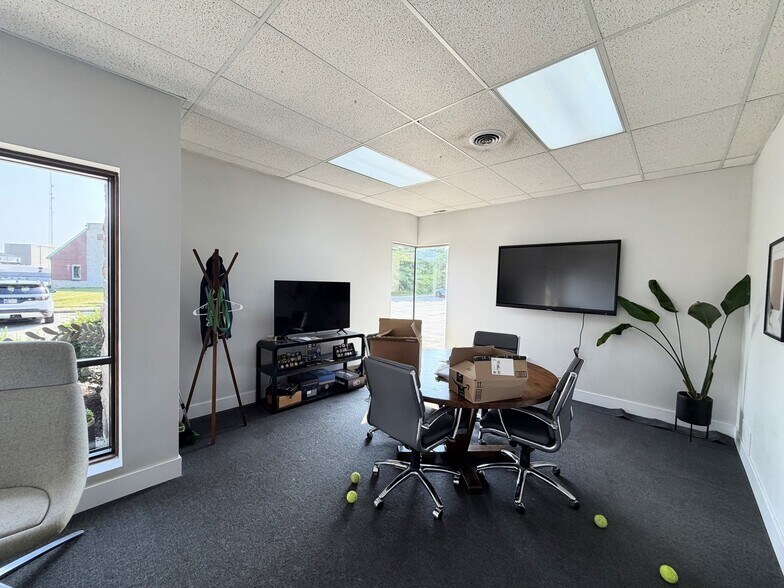 More Photos Of 1044-1046 Summit Dr, Carmel Light Distribution For Lease