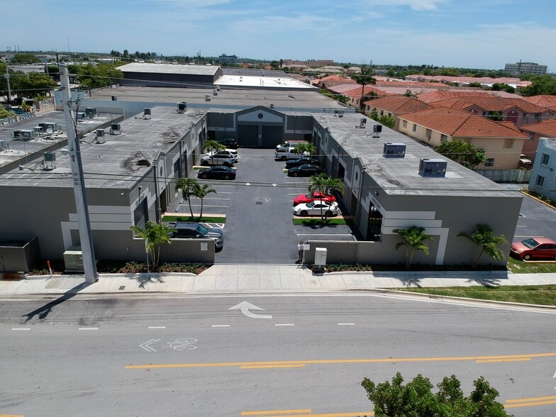 More Photos Of 7535 W 24th Ave, Hialeah Industrial For Lease