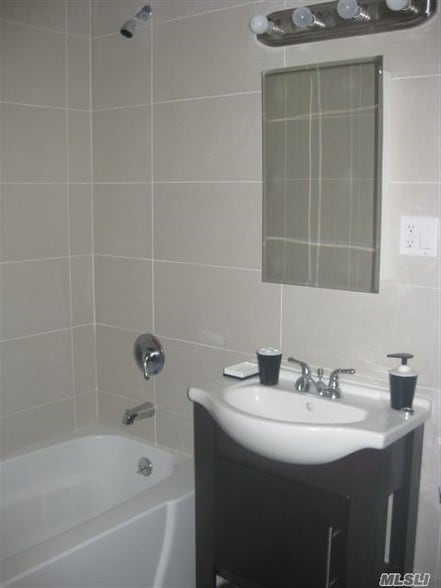 More Photos Of 710-712 E 220th St, Bronx Apartments For Sale