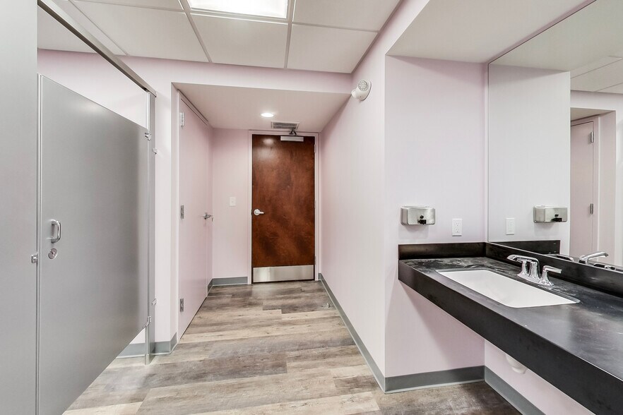 More Photos Of 5420 Olney Laytonsville Rd, Olney Auto Dealership For Lease