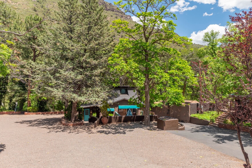More Photos Of 4548 N State Route 89A, Sedona Hotel For Sale