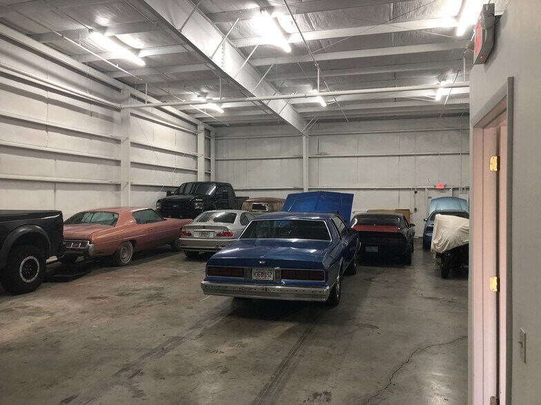 More Photos Of 843 W 13th Ct, Riviera Beach Warehouse For Lease