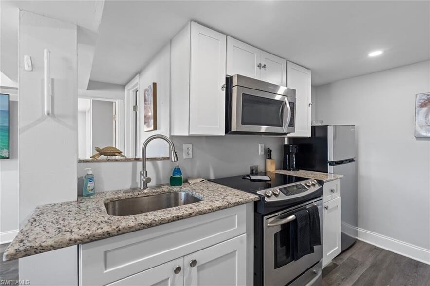 More Photos Of 423 Lazy Way, Fort Myers Beach Apartments For Sale