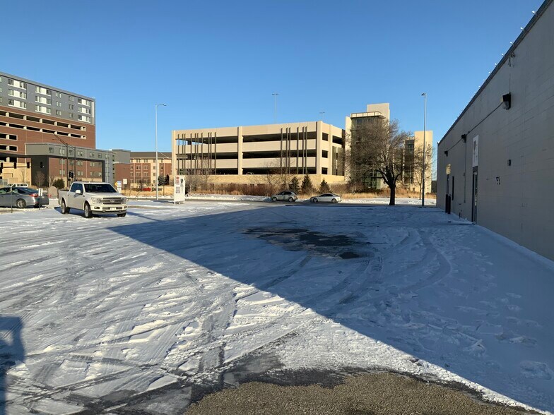 More Photos Of 1935 Q St, Lincoln Freestanding For Sale