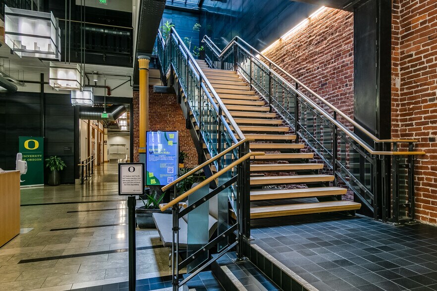 More Photos Of 70 NW Couch St, Portland Office For Sale
