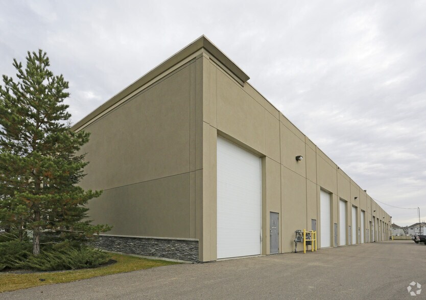 More Photos Of 2403-2447 Ellwood Dr, Edmonton Light Distribution For Lease