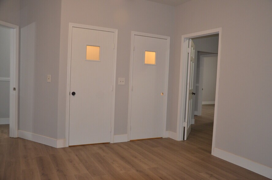 More Photos Of 510 Collins St, Joliet Unknown For Lease