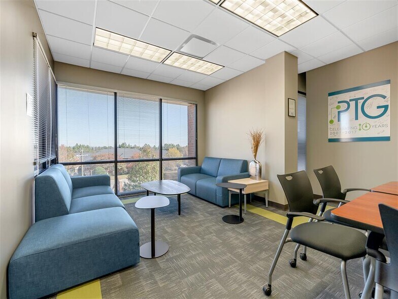 More Photos Of 330 Pelham Rd, Greenville Medical For Lease