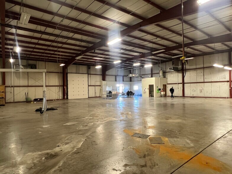 More Photos Of 1103 Martin Luther King Jr Dr, Bloomington Warehouse For Lease