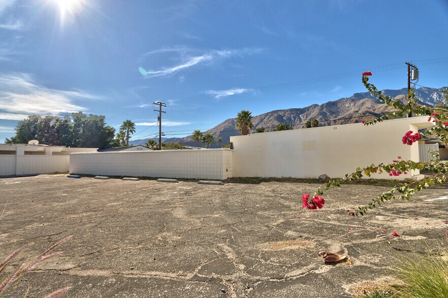 More Photos Of 2249 N Palm Canyon Dr, Palm Springs Hotel For Sale