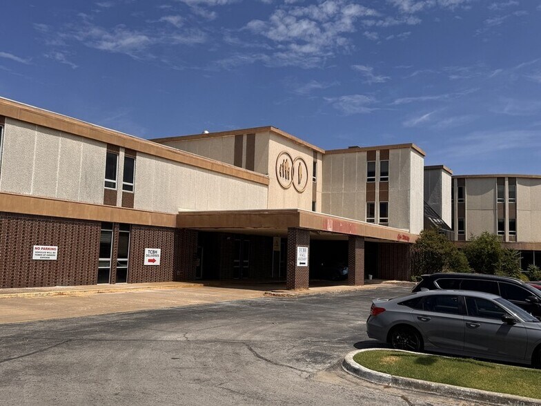 More Photos Of 2323 S Harvard Ave, Tulsa Hospital For Sale
