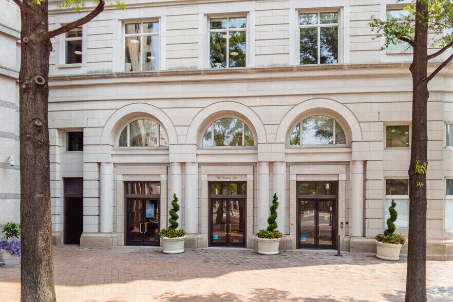 More Photos Of 1101 Pennsylvania Ave NW, Washington Office For Lease