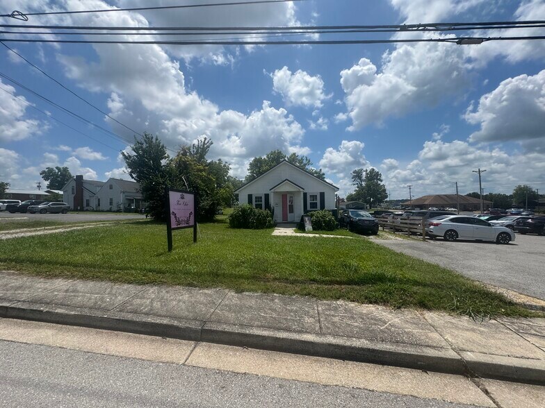 More Photos Of 220 W 3rd St, Cookeville Loft Creative Space For Sale