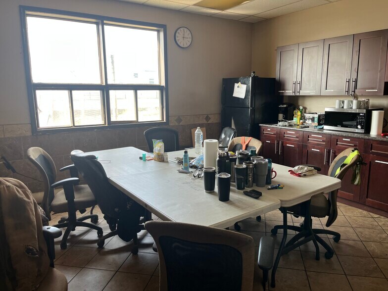 More Photos Of 1703 8th St, Nisku Manufacturing For Lease