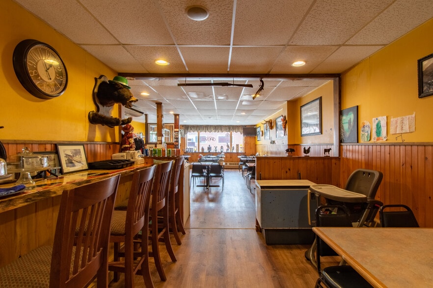 More Photos Of 18 Cross St, Brighton Restaurant For Sale