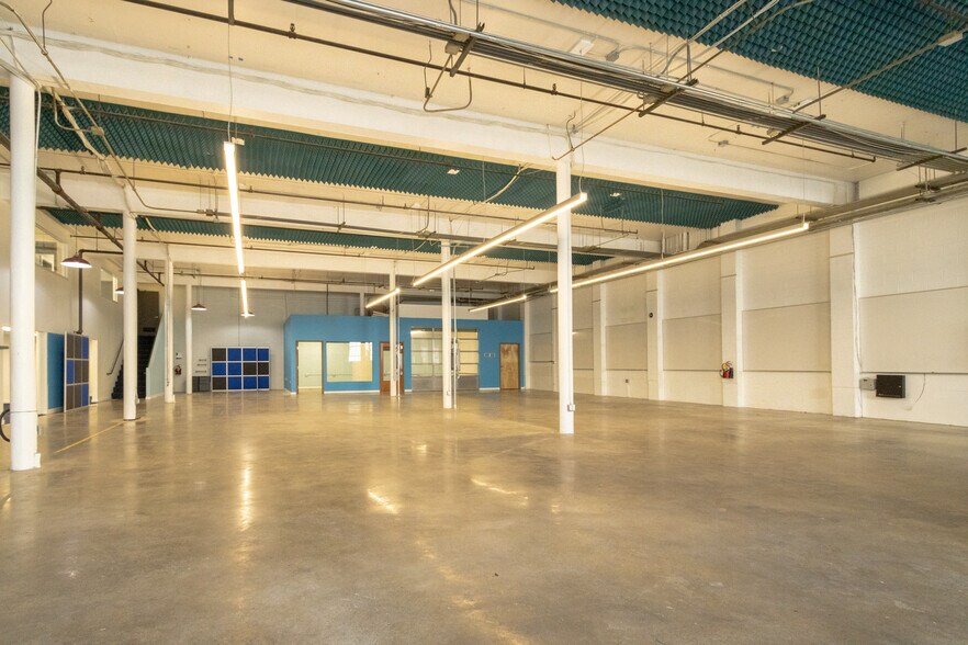 More Photos Of 363 Clementina St, San Francisco Showroom For Sale