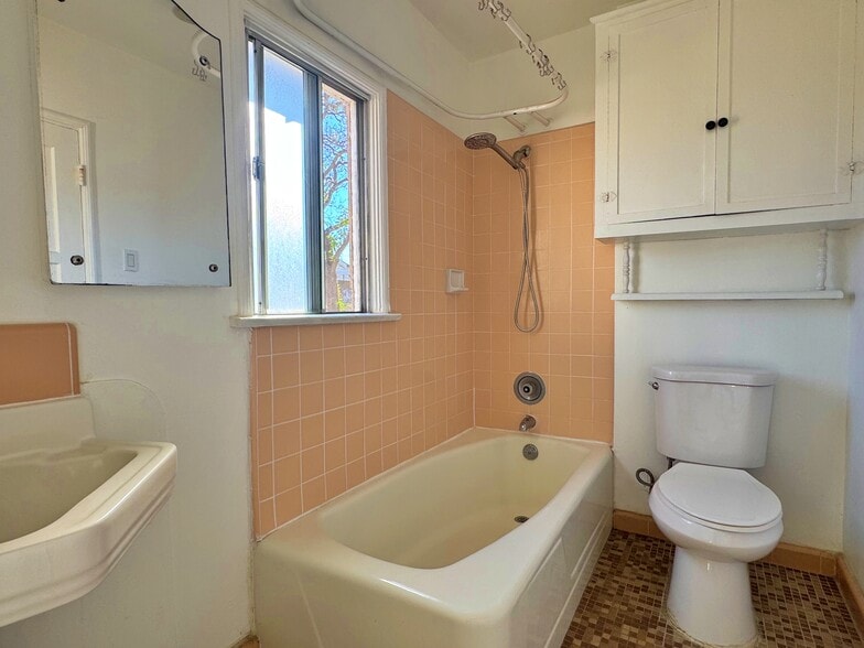 More Photos Of 1852 260th St, Lomita Apartments For Sale