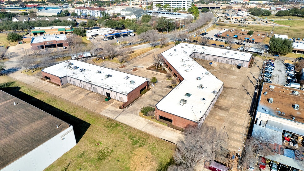 More Photos Of 12705 S Kirkwood Rd, Stafford Unknown For Lease