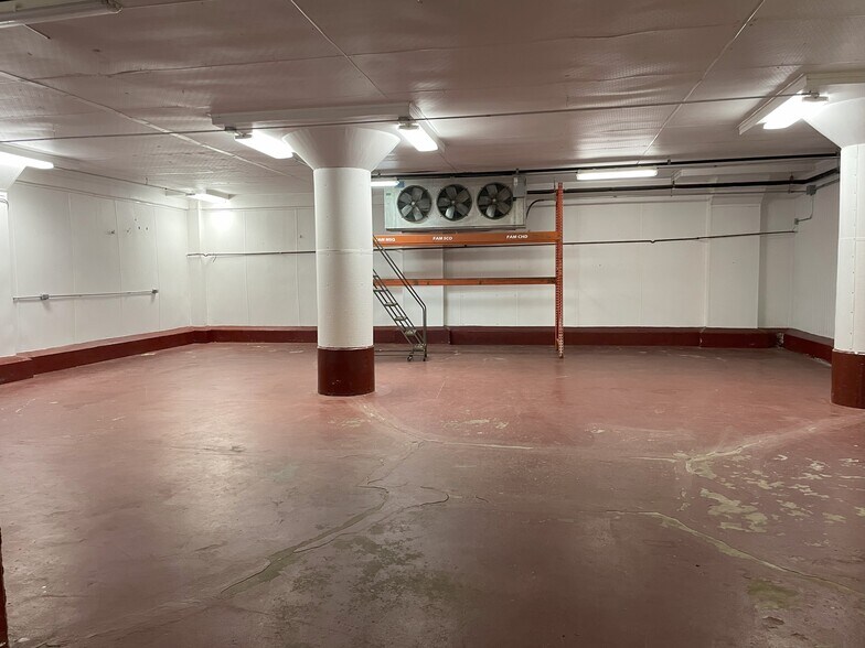 More Photos Of 3931 S Leavitt St, Chicago Food Processing For Sale