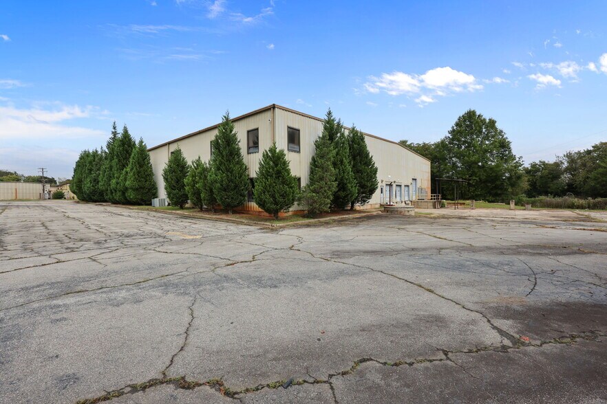 Primary Photo Of 110 Thermoid Way, Salisbury Manufacturing For Sale