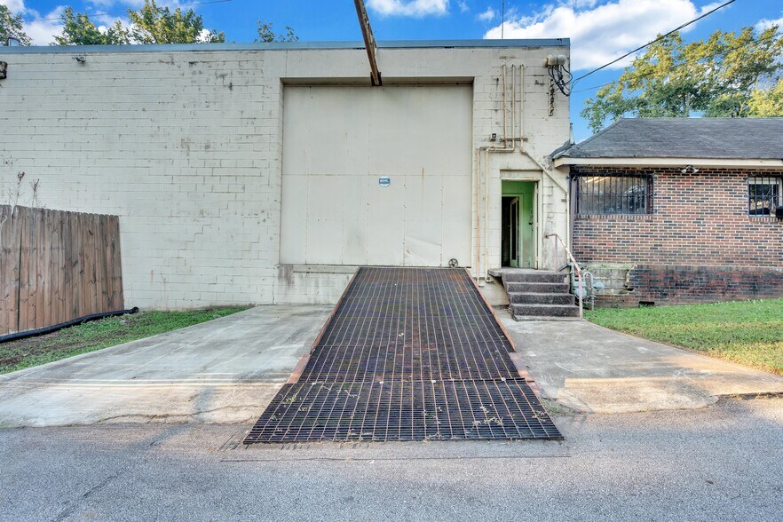 More Photos Of 2961 Alston Dr, Atlanta Warehouse For Sale