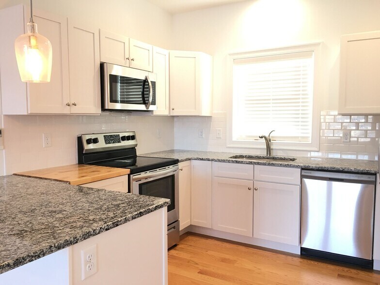 More Photos Of 10 Fort Hill Rd, Groton Apartments For Sale