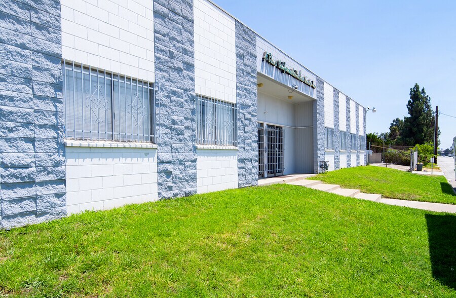More Photos Of 11810-11812 Greenstone Ave, Santa Fe Springs Manufacturing For Sale