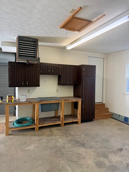 More Photos Of 45146 Andover Estates Rd, Valley Lee Warehouse For Lease