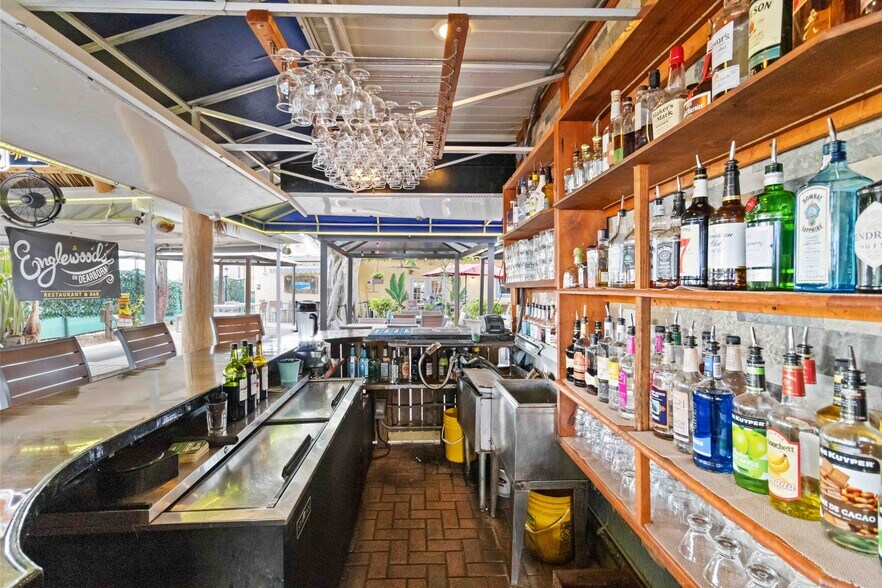 More Photos Of 362 W Dearborn St, Englewood Storefront For Sale