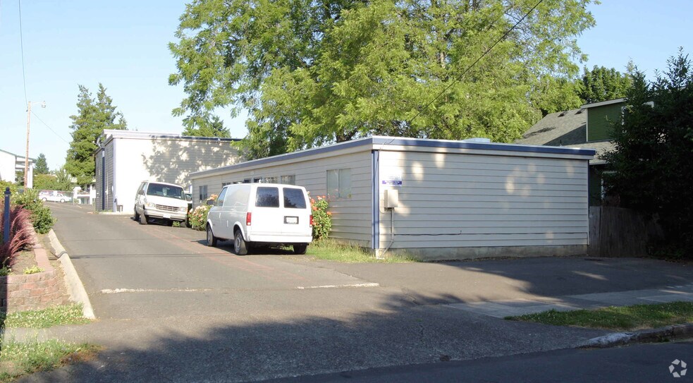 More Photos Of 4147-4153 SE 37th Ave, Portland Apartments For Sale