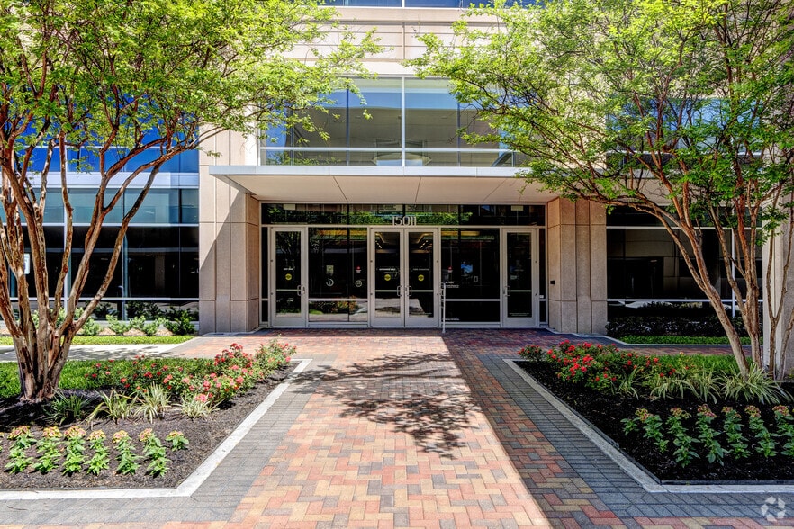 More Photos Of 15011 Katy Fwy, Houston Office For Sale