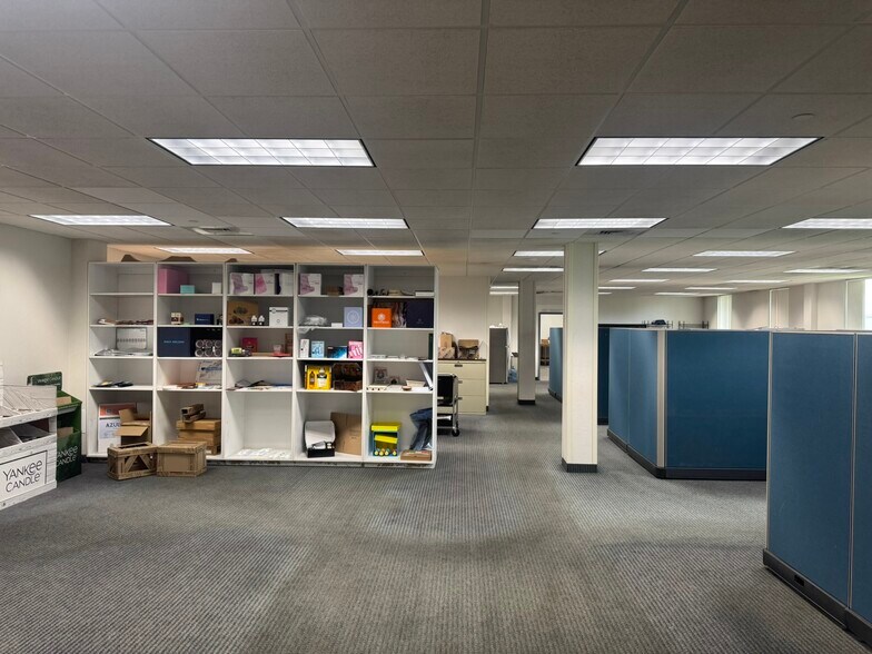 More Photos Of 85 S Satellite Rd, South Windsor Manufacturing For Lease