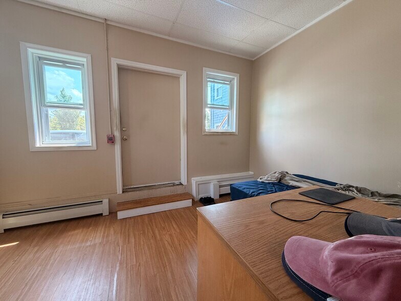More Photos Of 26 Child St, Warren Apartments For Sale
