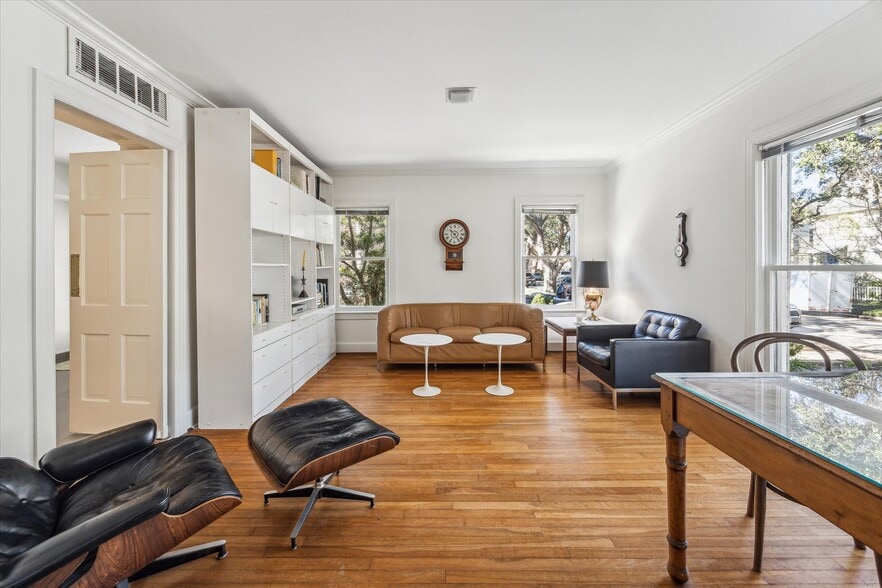 More Photos Of 2039 South Blvd, Houston Apartments For Sale